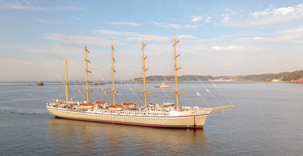 Golden Horizon cruise ship in Plymouth Sound 